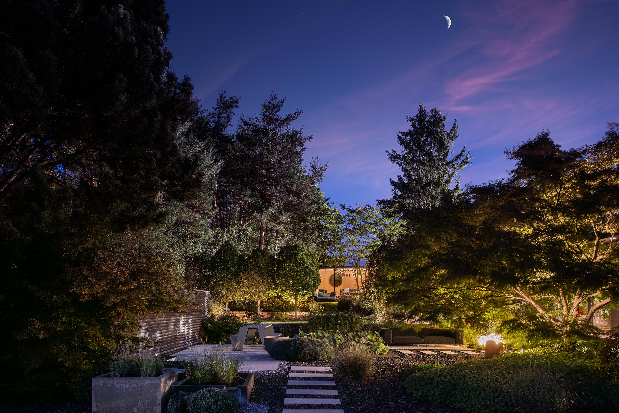 066_02_Gesamtanlage-beleuchtet