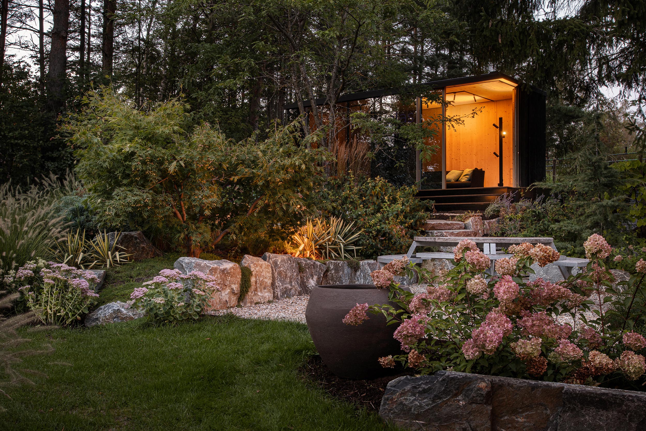 066_13_Blick-zum-Glaskubus