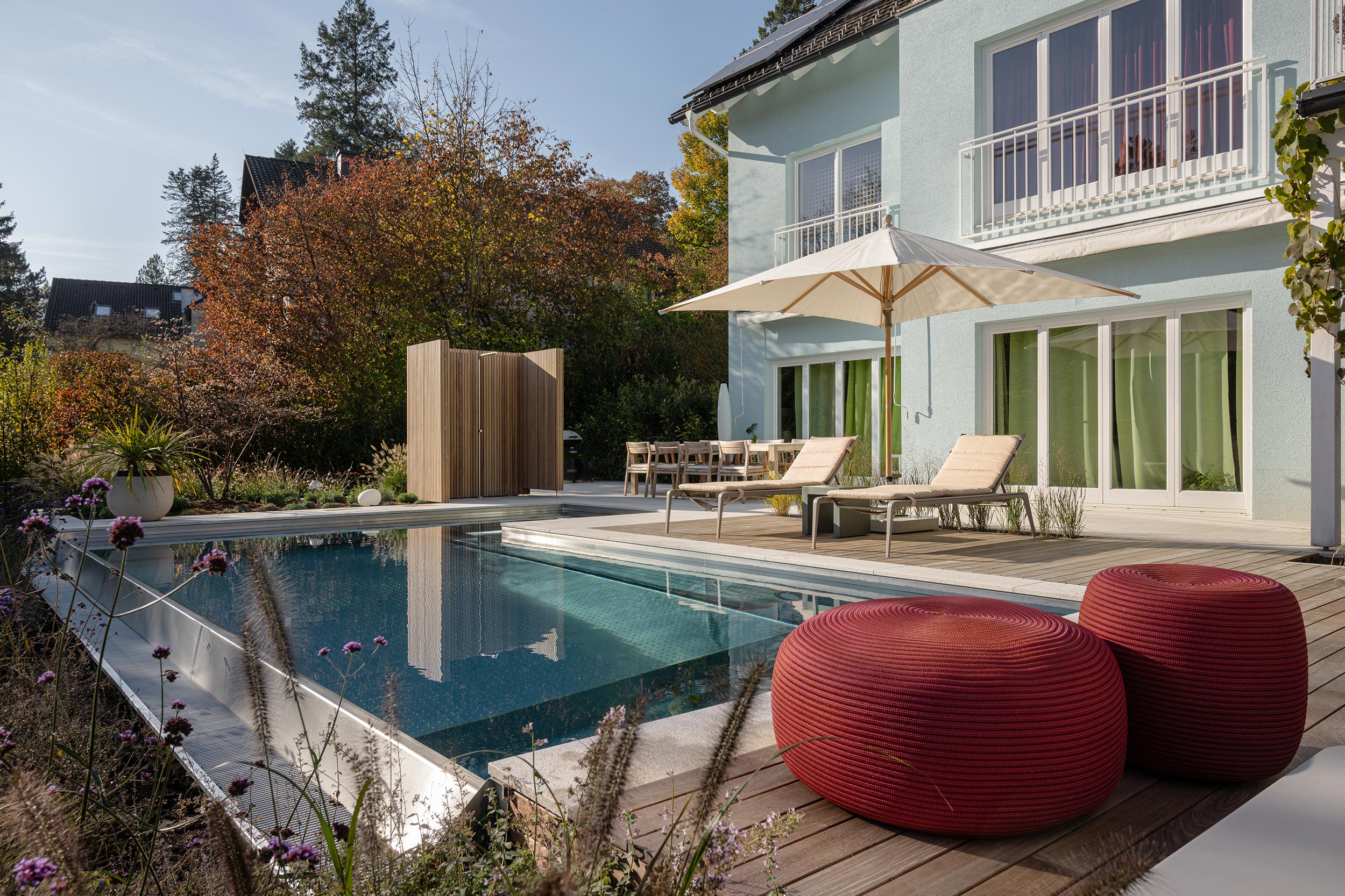 067_02_v-Pool-zum-Haus