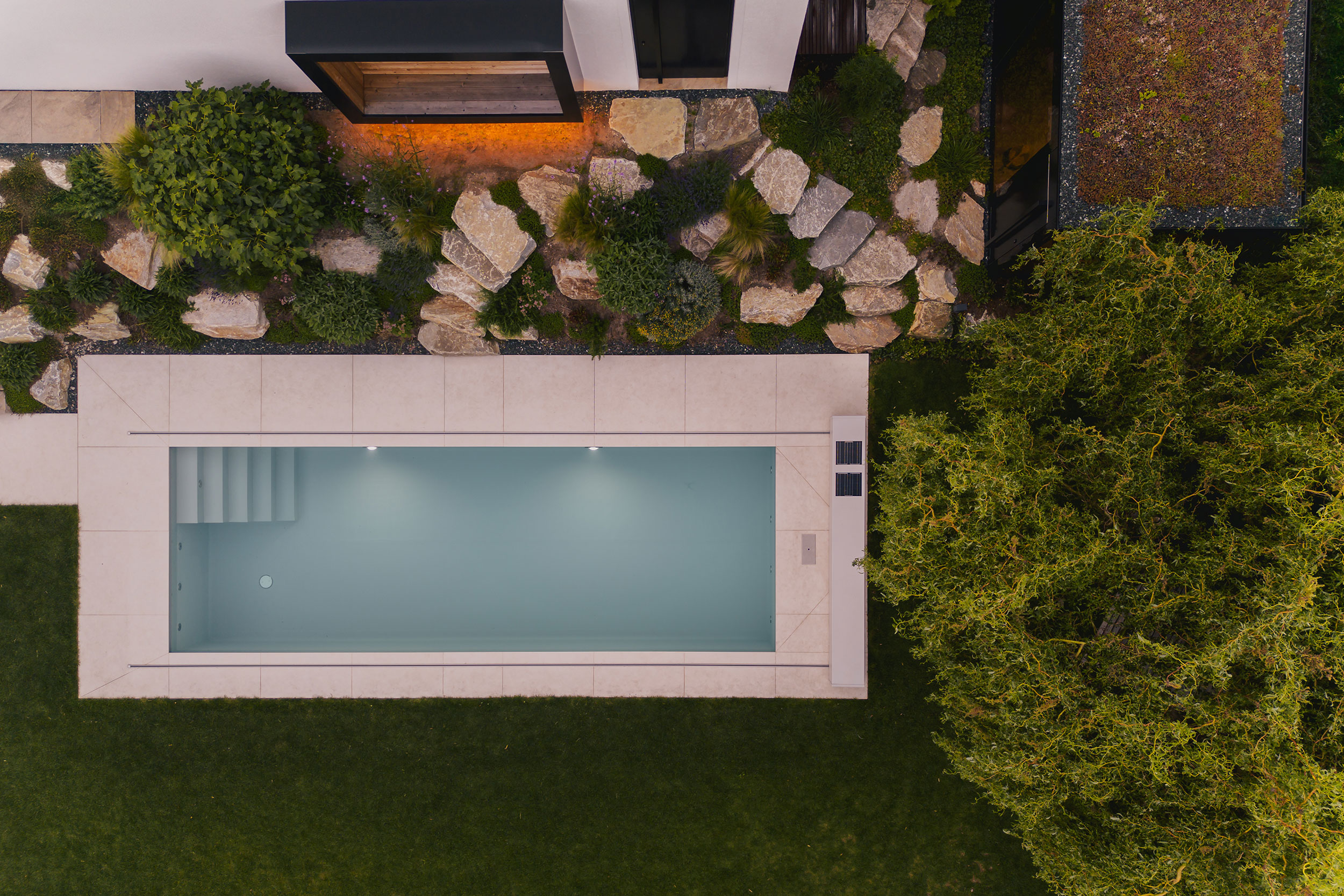 069_14_Pool-u-Fenster-bel-v-oben