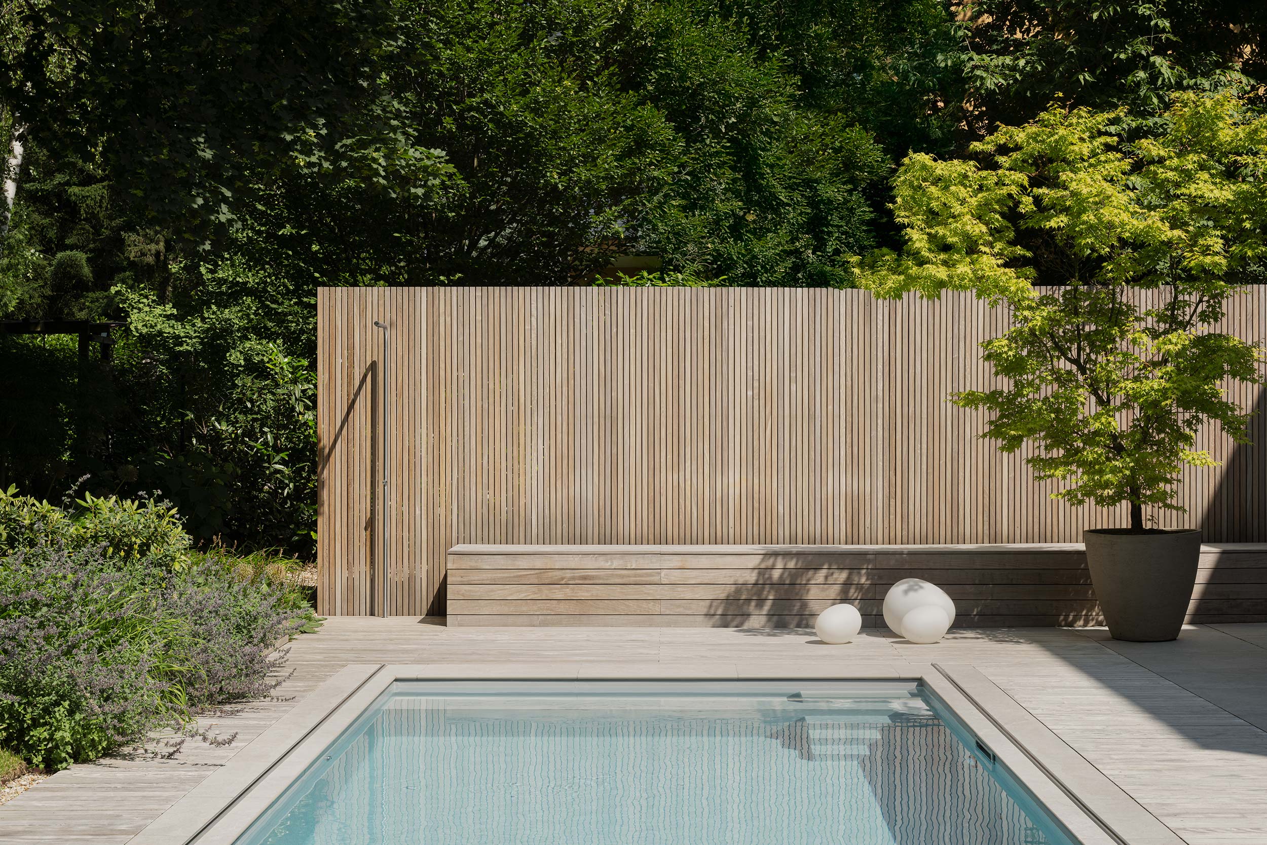 068_04_Pool-Wandvorne